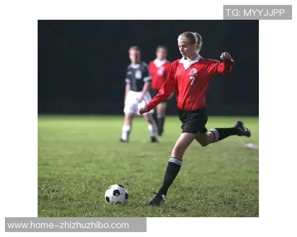 足球王子带领球队逆袭夺冠的传奇故事与成长历程